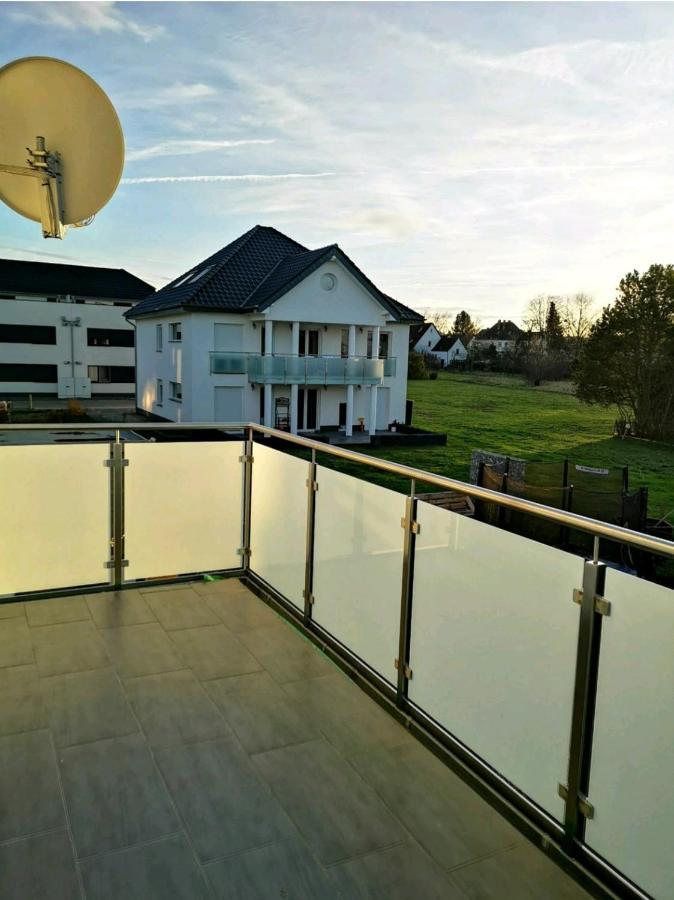 Appartamento Modern Wohnen I Parkplatz I Wlan I Netflix I Balkon I 6 Schlafplaetze Bad Oeynhausen Esterno foto
