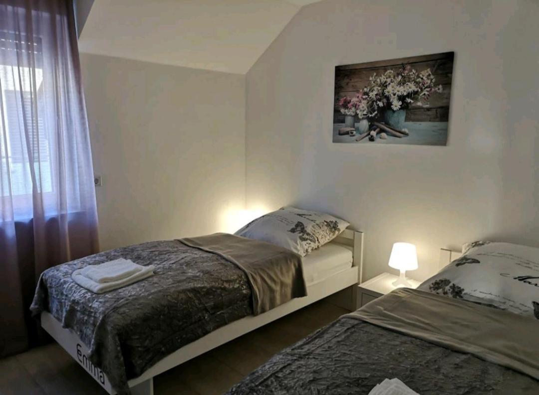 Appartamento Modern Wohnen I Parkplatz I Wlan I Netflix I Balkon I 6 Schlafplaetze Bad Oeynhausen Esterno foto